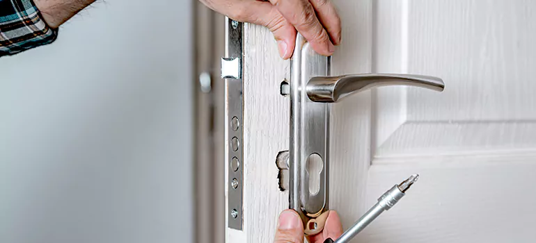 Front Door Knob Repair in Tamarac, FL